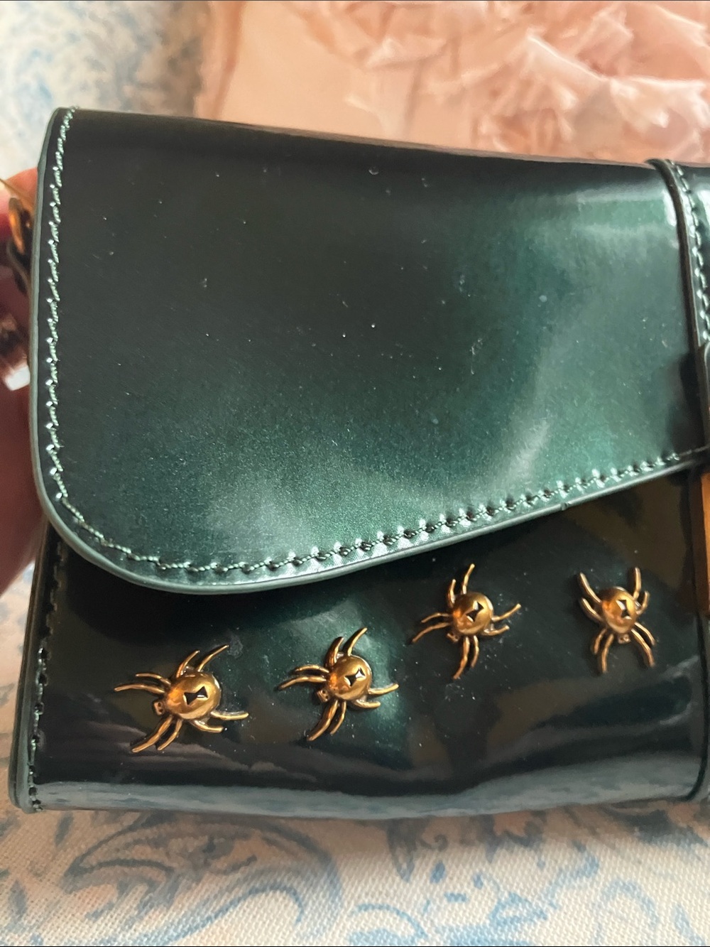 Betsey Johnson dark green spider stud chain purse eyes + hearts inside RARE EUC - Picture 7 of 16
